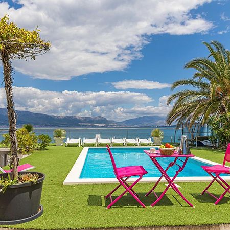 Villa Unique Sur La Plage Pour Des Vacances Inoubliables En Famille Ou Entre Amis Pour 10 Personnes Slatine Exterior photo