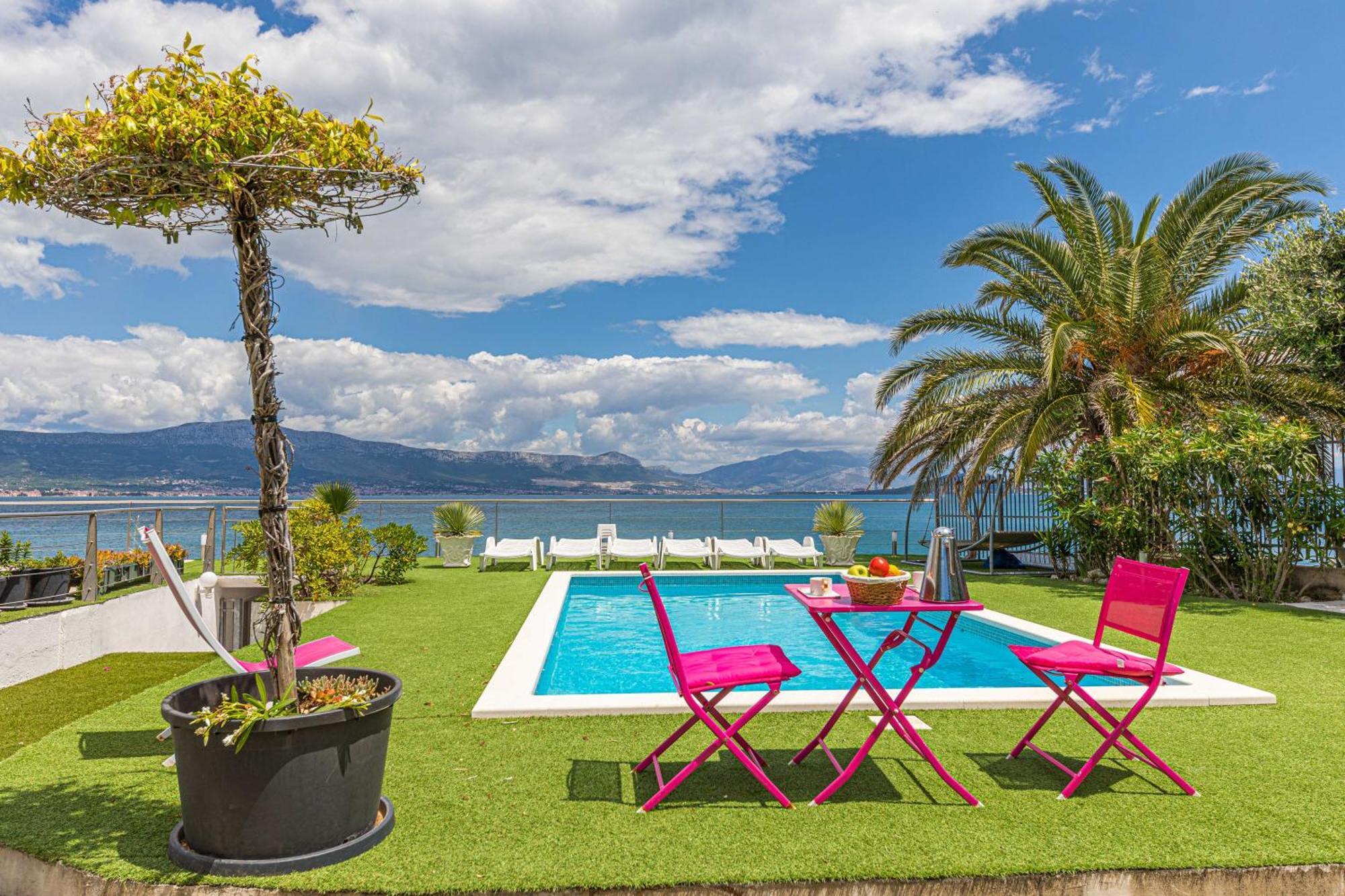 Villa Unique Sur La Plage Pour Des Vacances Inoubliables En Famille Ou Entre Amis Pour 10 Personnes Slatine Exterior photo